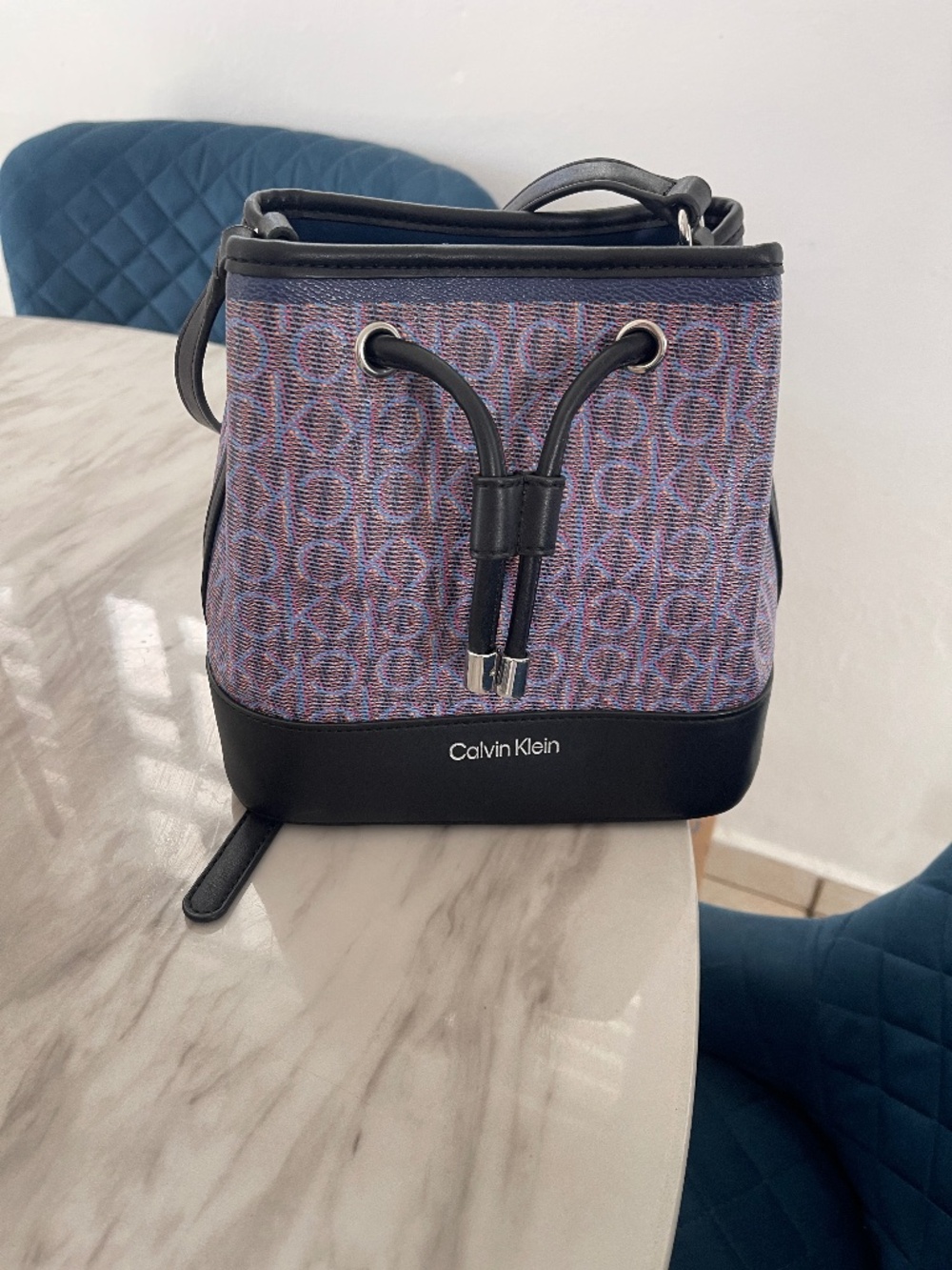Calvin Klein Drawstring Blue Drawstring Bucket Bag - Picture 2 of 6